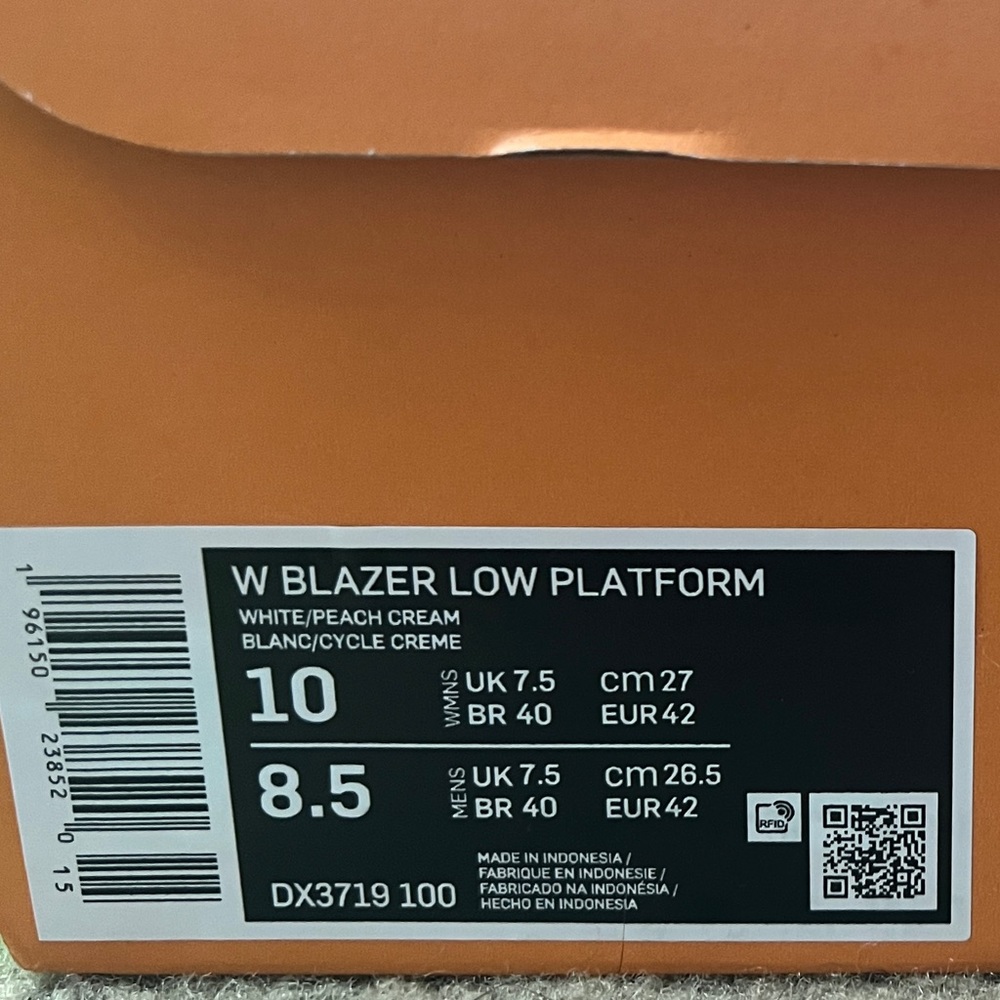 Nike Women’s Blazer Low Platform Size 10 - Picture 6 of 7